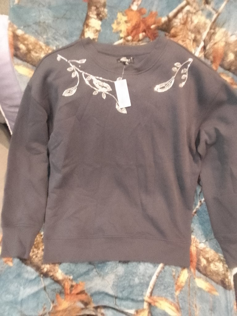 Brand New Studio Y Sweat Shirt